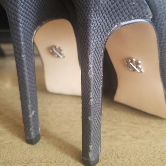 Stepping Out - Picture 6 of 7